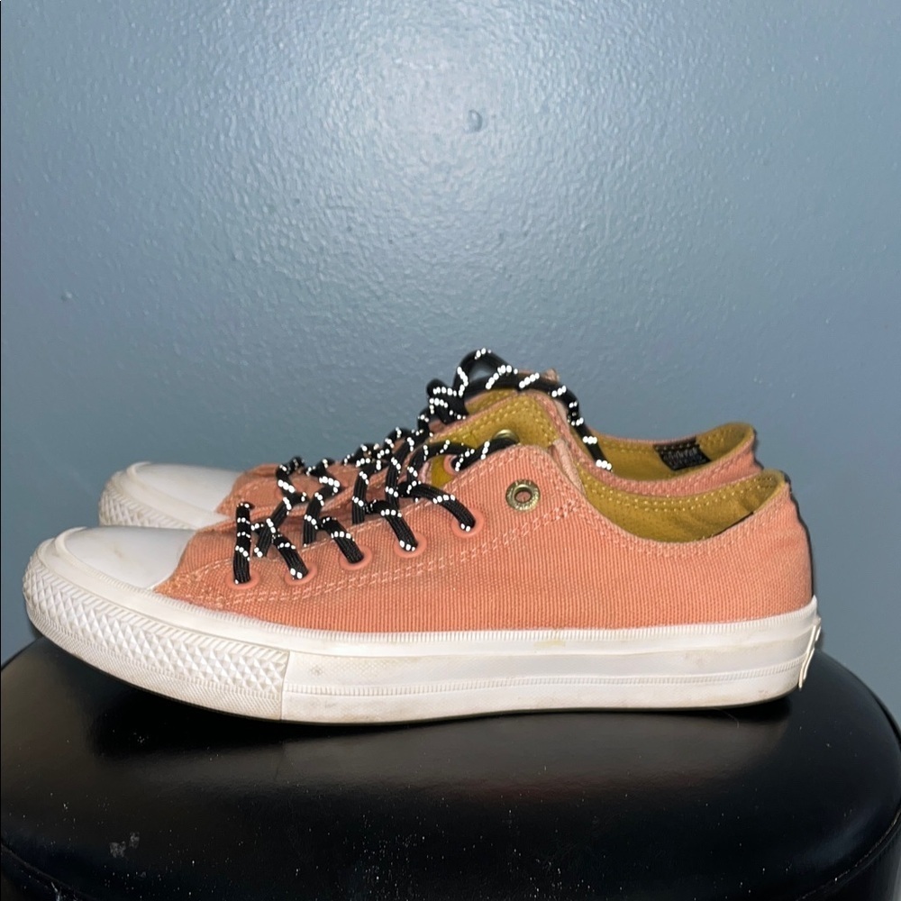 Chuck Taylor Converse with lunarlon, low top, peach with black laces, size 8.5 - Picture 2 of 12